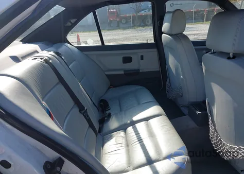 1997 BMW M3 z USA, uszkodzony, nr VIN WBSCD9324VEE05352